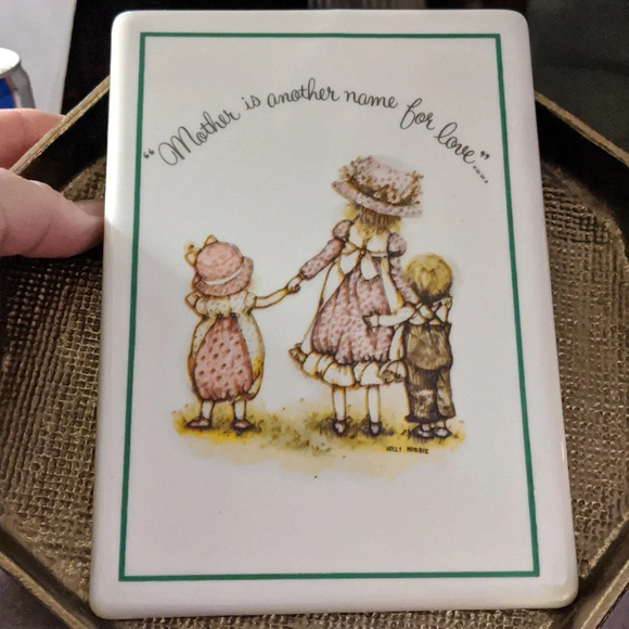Hollie Hobbie Vtg Mother Child Porcelain Wall Plaque Border Frame 1973 - Picture 1 of 2